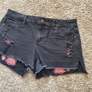 🌹Rose Embroidered Pocket Destroyed Black Jean Shorts